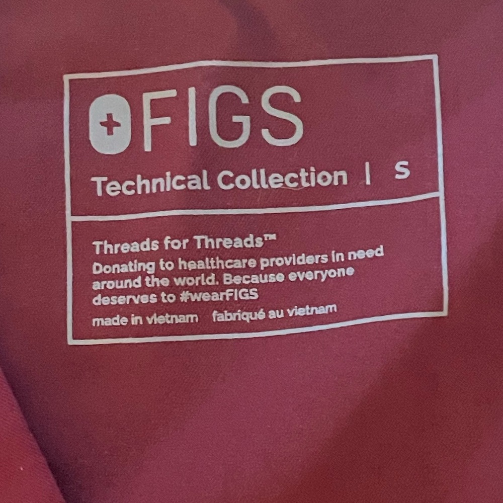 scrub FIGS top